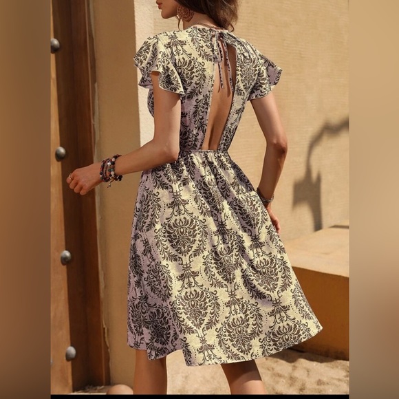 SHEIN VCAY Baroque Print Shirred Butterfly Sleeve Dress - Picture 3 of 3